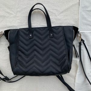 BLACK CROSSBODY BAG - CANDIE’S